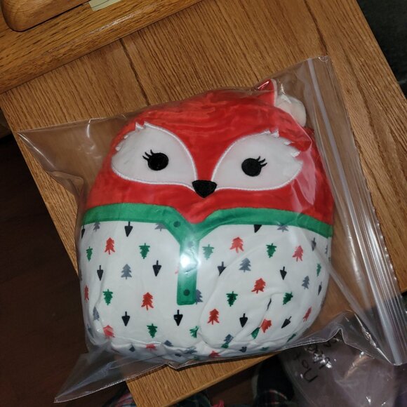 Squishmallows Lexi the Fox - Picture 4 of 5